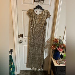 Gold sequins short sleeve formal dress with low back